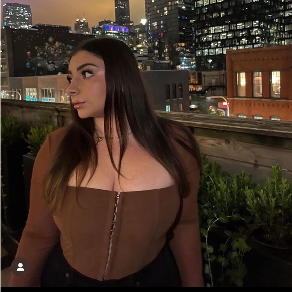 With Jean Al Top in Chocolate - Picture 6 of 6